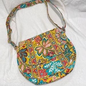 Vera Bradley purse, multiple pockets & zippers, matching wallet sold separately